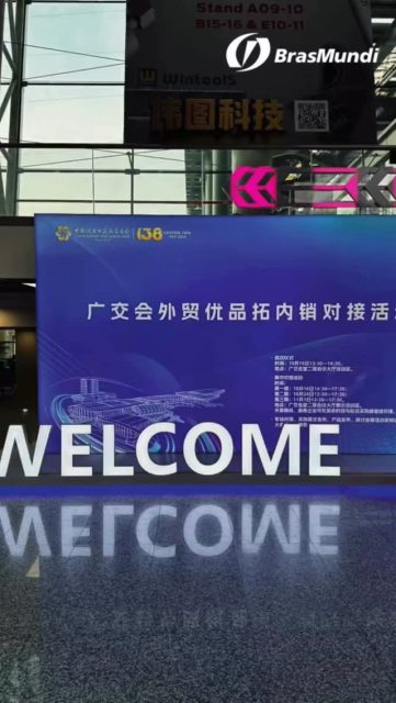 A BrasMundi está na 138ª Canton Fair para conectar o Brasil ao Mundo.
Com 24 anos de tradição no comércio exterior e na logística integrada, a BrasMundi segue ampliando fronteiras e fortalecendo parcerias estratégicas para o mercado brasileiro.

Referência nacional, especialmente na região Nordeste, atuamos em todas as etapas das operações de importação e exportação, oferecendo soluções personalizadas que garantem eficiência, agilidade e segurança.

Desde o dia 12 de outubro, nossos diretores @anthonynelson13 e @izianebione estão presentes na 138ª Canton Fair, em Guangzhou, o maior e mais influente evento de negócios do Mundo, que reúne milhares de expositores de diferentes setores e promove oportunidades globais de negociação.

Essa participação reforça nosso compromisso em conectar empresas brasileiras aos melhores fornecedores internacionais, abrindo portas para novas tecnologias, produtos inovadores e condições competitivas para diversos segmentos que já atendemos: varejo, atacado, indústria, químicos, saúde, eletrônicos, solar, alimentos e muito mais.

A BrasMundi transforma conexões internacionais em resultados reais para o mercado nacional. Levando sua empresa ainda mais longe, com soluções completas em comércio exterior e logística.

BrasMundi. A melhor menor distância.
Para saber mais, entre em contato com a gente.
Há 24 anos, somos referência em Comércio Exterior e logística.
Ligue (81) 3092-3327
WhatsApp (81) 99247-0514
Acesse nosso site (link na BIO) e saiba mais.