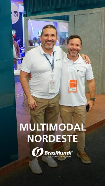 A logística é uma das forças que movimentam a economia, conectam mercados e transformam o potencial de uma região em desenvolvimento.
E foi com esse propósito que a BrasMundi, mais uma vez, participou da Multimodal Nordeste, o maior encontro do setor logístico da região e um dos mais principais do país. @feiramultimodalne 
Durante três dias, a feira reuniu empresas, especialistas, fornecedores, operadores e profissionais de diferentes áreas da cadeia logística, criando um ambiente de negócios, relacionamento, troca de conhecimento e apresentação de novas soluções para o mercado.
Um espaço também dedicado a discutir os desafios e as oportunidades do Nordeste, que ganha cada vez mais relevância no cenário logístico nacional.
Para a BrasMundi, estar presente na Multimodal Nordeste foi uma oportunidade de reencontrar clientes e parceiros, criar novas conexões, compartilhar experiências e acompanhar de perto as transformações que estão movimentando o setor.
Há 25 anos, fazemos parte dessa história, oferecendo soluções logísticas que ajudam empresas a ganhar eficiência, competitividade e seguir em frente.
Participar, mais uma vez, da Multimodal Nordeste reforça o nosso compromisso com o desenvolvimento da logística, dos negócios e do Nordeste.
Porque quando boas conexões acontecem, a gente segue em frente.
BrasMundi. 25 anos ao lado de quem segue em frente.