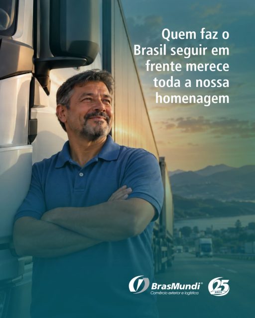 Em cada estrada percorrida, existe muito mais do que uma carga em movimento.
Existe dedicação, responsabilidade e o trabalho de quem conecta cidades, empresas e pessoas todos os dias.
Neste Dia do Caminhoneiro, a BrasMundi homenageia os profissionais que fazem parte de uma das etapas mais importantes da logística e ajudam a manter o país em movimento.
Nosso respeito a quem transforma quilômetros em caminhos para o desenvolvimento.
Feliz Dia do Caminhoneiro.
Afinal, há 25 anos estamos ao lado de quem segue em frente.
Uma homenagem da BrasMundi.