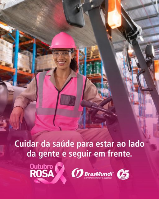 Outubro é um convite para olhar com mais atenção para si, conhecer o próprio corpo e colocar a saúde entre as prioridades da vida.
Neste Outubro Rosa, o alerta é importante: o INCA estima 78.610 novos casos de câncer de mama por ano no Brasil entre 2026 e 2028. Por trás de cada número, há uma pessoa, uma família e uma história.
O câncer de mama é o tipo de câncer que mais acomete as mulheres tanto no Brasil quanto no mundo.
Detectar cedo faz diferença. A mamografia pode identificar alterações antes mesmo do surgimento de sintomas. O diagnóstico precoce aumenta as chances de sucesso do tratamento e pode permitir procedimentos menos agressivos. Mantenha o acompanhamento de saúde e realize os exames conforme a orientação profissional, considerando sua idade e seu histórico. Ao perceber alterações nas mamas, procure avaliação médica.
O cuidado também acontece nas escolhas diárias: praticar atividades físicas, ter uma alimentação saudável, manter o peso adequado, não fumar e evitar bebidas alcoólicas são atitudes que ajudam a reduzir o risco da doença.
Reserve tempo para você. Incentive outras mulheres a fazerem o mesmo. Cuidar da saúde para estar ao lado da gente e seguir em frente.
Outubro Rosa. Mês de conscientização sobre o câncer de mama e de incentivo ao cuidado com a saúde da mulher.
Brasmundi. 25 anos ao lado de quem segue em frente.
#outubrorosa #brasmundi #saudedamulher #detecçãoprecoce #cuidadocomavida