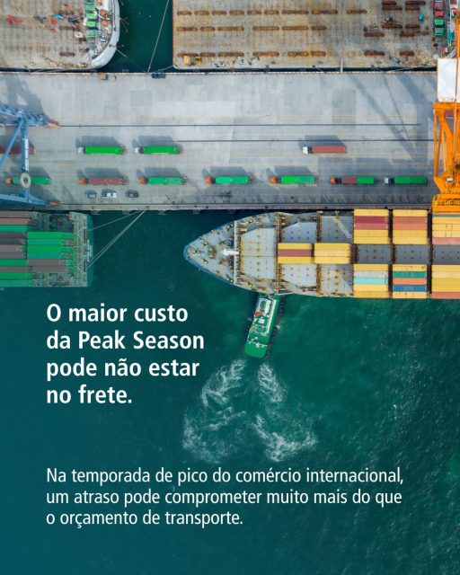Na Peak Season, período do ano em que a demanda por transporte e logística internacional supera a capacidade ofertada pelo mercado, o planejamento pode fazer toda a diferença entre aproveitar oportunidades e enfrentar prejuízos.

Durante os períodos de maior demanda do comércio internacional, a pressão sobre a capacidade logística pode provocar oscilações nos fretes, restrições de espaço e mudanças nos prazos de entrega.

Esses impactos variam conforme as rotas comerciais e as condições do mercado, mas representam um desafio importante para importadores e exportadores.
E o problema nem sempre está no custo do transporte.

Uma mercadoria que não chega no momento certo pode comprometer estoques, afetar o fluxo de caixa e prejudicar oportunidades comerciais.

Por isso, antecipar embarques, acompanhar o comportamento do mercado e desenvolver alternativas logísticas são decisões que contribuem para operações mais eficientes e previsíveis.
No comércio exterior, competitividade também é saber se antecipar.

E na sua operação, qual é o maior desafio durante a Peak Season: custos, disponibilidade de espaço ou cumprimento dos prazos?

Para saber mais, entre em contato com quem é referência em Comércio Exterior e Logística: BrasMundi.
Há 25 anos ao lado de quem segue em frente.

#BrasMundi #PeakSeason #ComercioExterior #LogisticaInternacional #SupplyChain